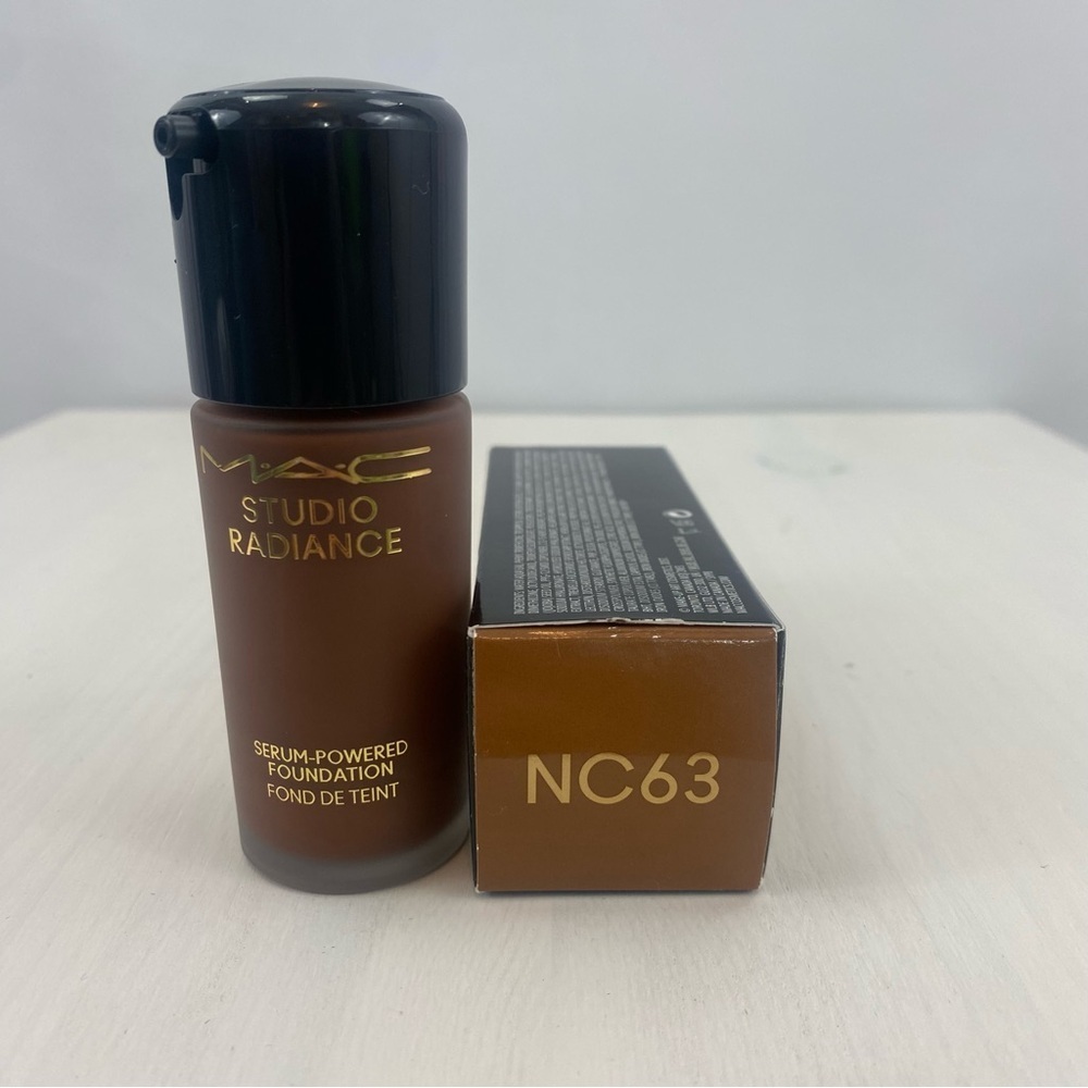 MAC Studio Radiance Serum Foundation‎ NC63